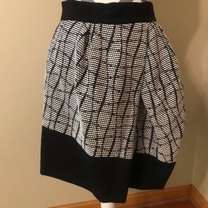 Banana Republic black and white asymmetrical skirt
